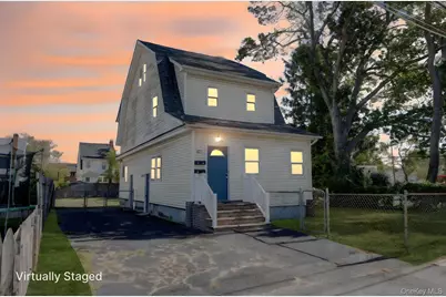 39 Chapman Place, Bay Shore, NY 11706 - Photo 1