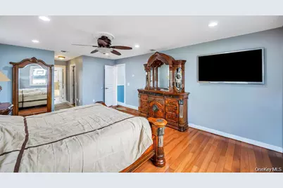 6 Garden Circle, Syosset, NY 11791 - Photo 16