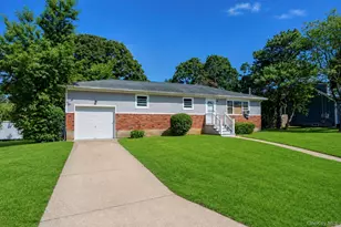 334 Robbins St, Lindenhurst, NY 11757 - Photo 4