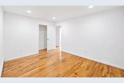 334 Robbins Street, Lindenhurst, NY 11757 - Photo 16