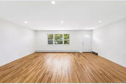 334 Robbins Street, Lindenhurst, NY 11757 - Photo 10
