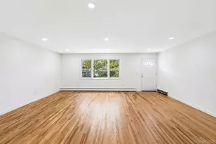 334 Robbins St, Lindenhurst, NY 11757 - Photo 10