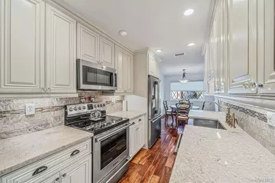 42 Summerfield Court, Deer Park, NY 11729 - Photo 8