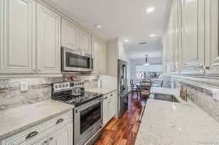 42 Summerfield Ct, Deer Park, NY 11729 - Photo 8