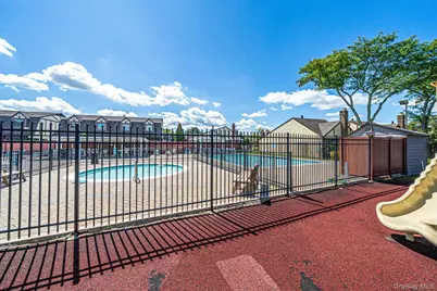 42 Summerfield Court, Deer Park, NY 11729 - Photo 18