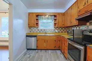 21 Pleasant View Rd, Poughkeepsie, NY 12603 - Photo 6