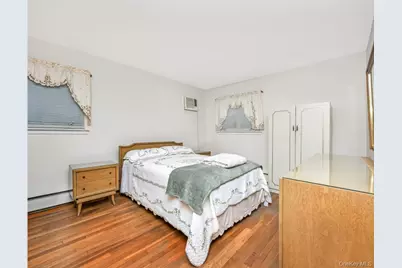 162 Washington Street, Farmingdale, NY 11735 - Photo 12