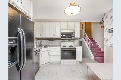 162 Washington Street, Farmingdale, NY 11735 - Photo 10