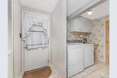 162 Washington Street, Farmingdale, NY 11735 - Photo 16