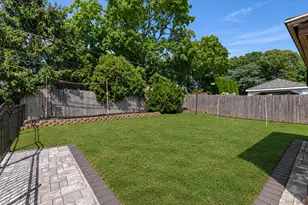 41 Longstreet Dr, Lake Grove, NY 11755 - Photo 34