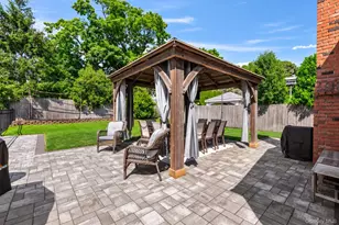 41 Longstreet Dr, Lake Grove, NY 11755 - Photo 30