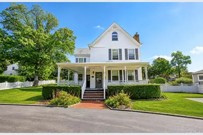 104 Bayville Avenue, Bayville, NY 11709 - Photo 2