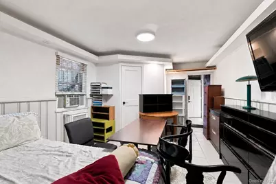 2546 Laconia Avenue, Bronx, NY 10469 - Photo 24