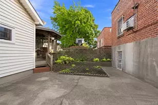 2546 Laconia Ave, Bronx, NY 10469 - Photo 32