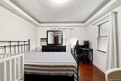 2546 Laconia Avenue, Bronx, NY 10469 - Photo 12