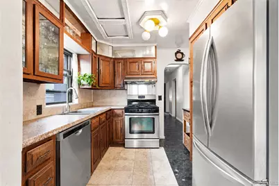 2546 Laconia Avenue, Bronx, NY 10469 - Photo 8