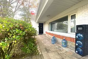 60 Grist Mill Ln, Great Neck, NY 11023 - Photo 18