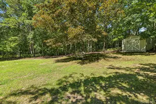 4 Wooded Ln, Hampton Bays, NY 11946 - Photo 34
