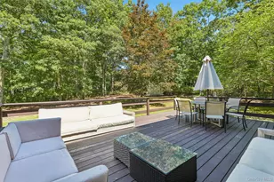 4 Wooded Ln, Hampton Bays, NY 11946 - Photo 32