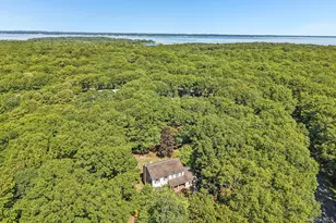 4 Wooded Ln, Hampton Bays, NY 11946 - Photo 38