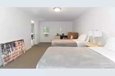 4 Wooded Lane, Hampton Bays, NY 11946 - Photo 16