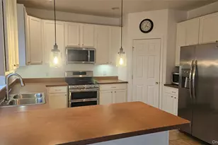 2719 Colonial Dr, New Windsor, NY 12553 - Photo 6
