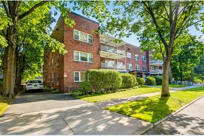 20 Hill Park Avenue #1F, Great Neck, NY 11021 - Photo 1