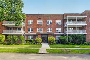 20 Hill Park Ave, Great Neck, NY 11021 - Photo 2