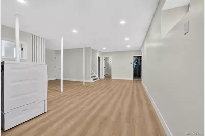142 N 27th Street, Wheatley Heights, NY 11798 - Photo 26
