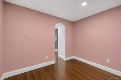 142 N 27th Street, Wheatley Heights, NY 11798 - Photo 16