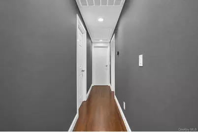142 N 27th Street, Wheatley Heights, NY 11798 - Photo 18