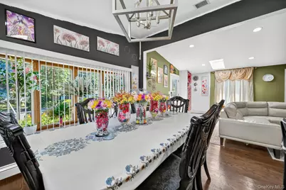 142 N 27th Street, Wheatley Heights, NY 11798 - Photo 10