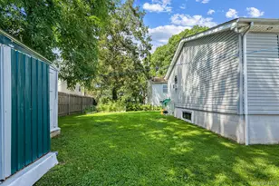 142 N 27th St, Wheatley Heights, NY 11798 - Photo 30