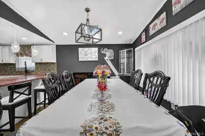 142 N 27th Street, Wheatley Heights, NY 11798 - Photo 8