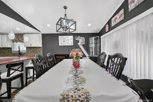 142 N 27th St, Wheatley Heights, NY 11798 - Photo 8
