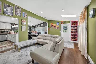 142 N 27th Street, Wheatley Heights, NY 11798 - Photo 12