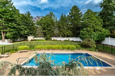 619 Russet Road, Valley Cottage, NY 10989 - Photo 4