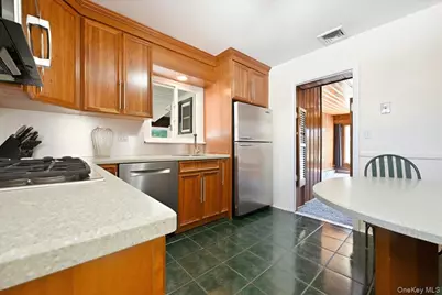 3695 Waverly Avenue, Seaford, NY 11783 - Photo 10