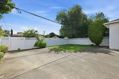 3695 Waverly Avenue, Seaford, NY 11783 - Photo 32