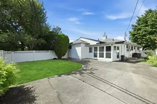 3695 Waverly Ave, Seaford, NY 11783 - Photo 34