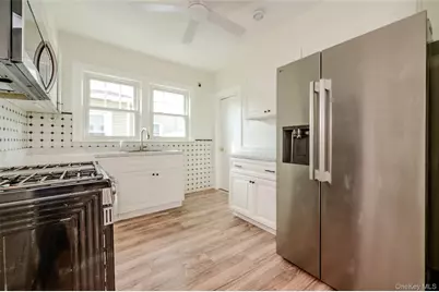 18 Watkins Street #Unit 3, Lynbrook, NY 11563 - Photo 2