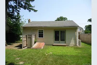 343 Union Avenue, Riverhead, NY 11901 - Photo 8
