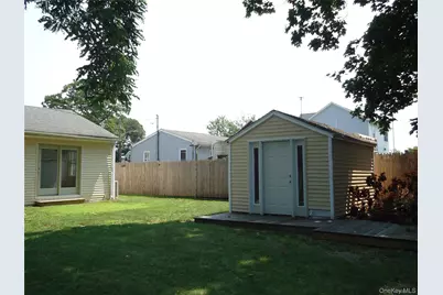 343 Union Avenue, Riverhead, NY 11901 - Photo 6