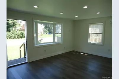 343 Union Avenue, Riverhead, NY 11901 - Photo 10