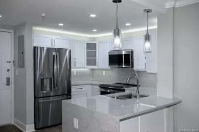 1100 Avalon Street #S1337, Glen Cove, NY 11542 - Photo 2