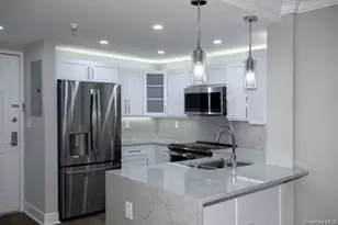 1100 Avalon St, Glen Cove, NY 11542 - Photo 2
