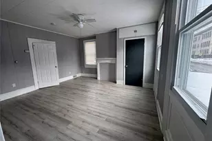 34 Hoffman St, Poughkeepsie, NY 12601 - Photo 4