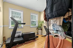 132 Burhans Ave, Yonkers, NY 10701 - Photo 6