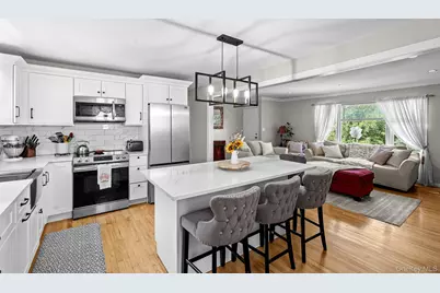 132 Burhans Avenue, Yonkers, NY 10701 - Photo 2