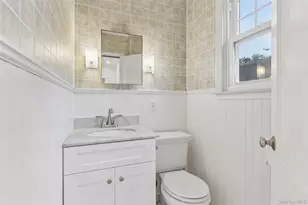 204 Auburn St, East Williston, NY 11596 - Photo 10